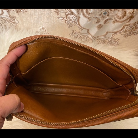 LV sac sport monogram clutch - Picture 5 of 9